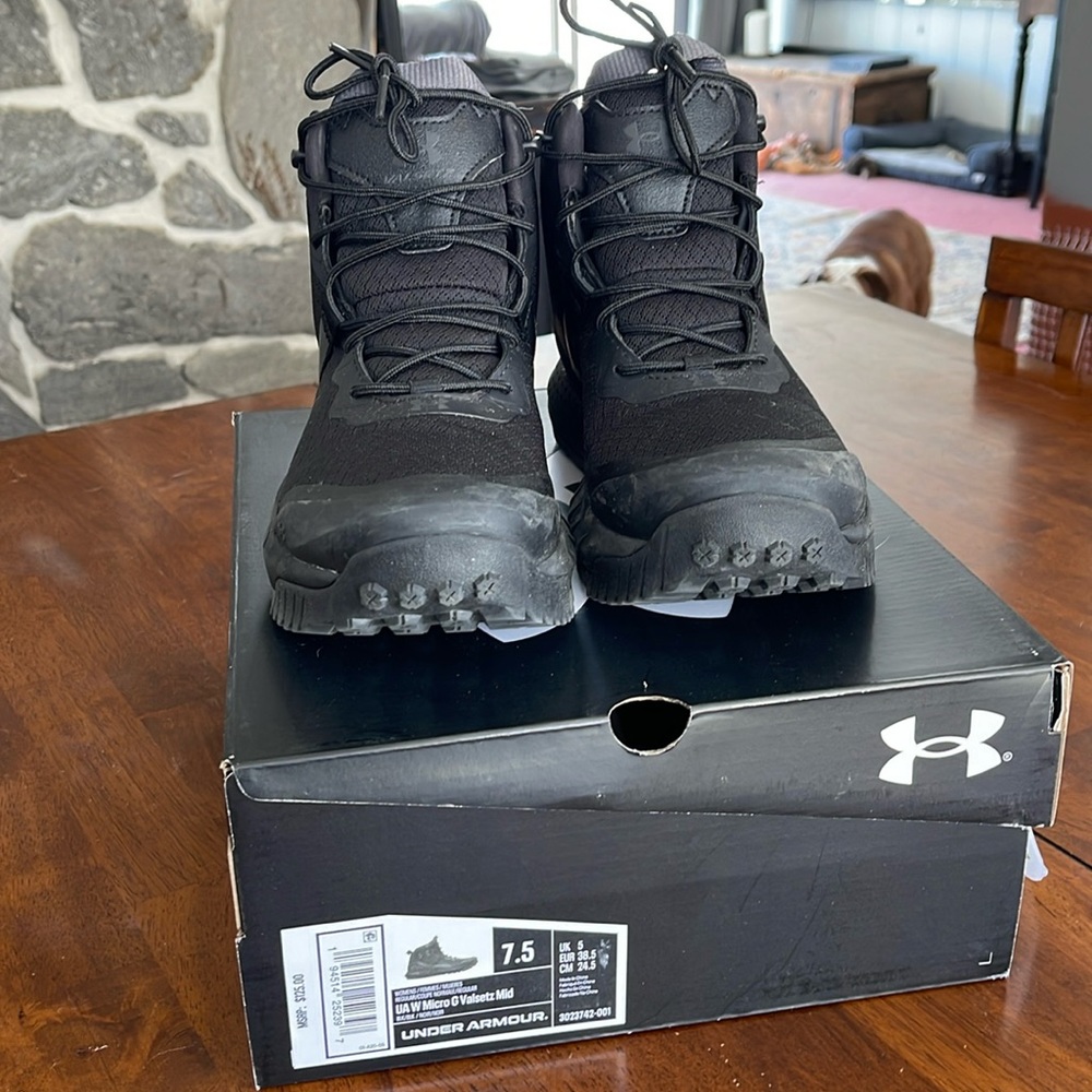 Under Armour W Micro G Valsetz Mid size 7.5